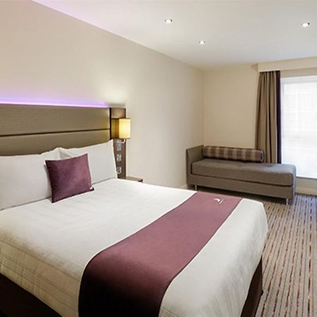 Premier Inn Premier Inn Bagshot Dış mekan fotoğraf